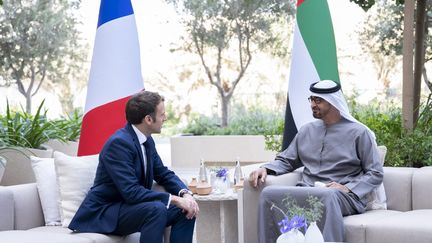 Paris et Abou Dhabi entretiennent des liens étroits depuis quelques années.&nbsp; (HAMAD AL KAABI /MINISTRY OF PRESIDENTIAL AFFAIRS HANDOUT / MAXPPP)