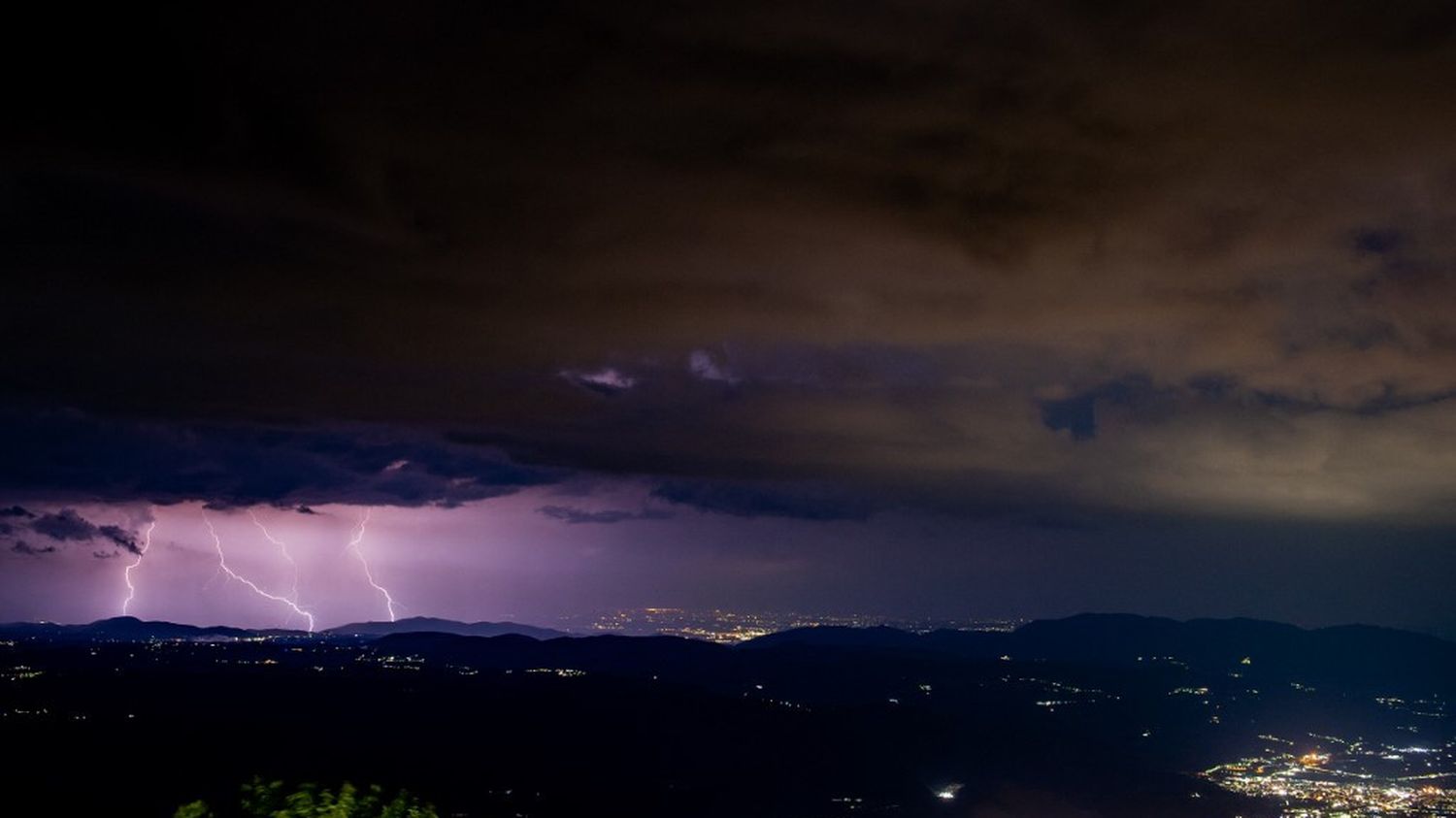 Two dead and eighteen injured in a storm in Tuscany