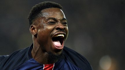 Le défenseur du PSG&nbsp;Serge Aurier après son but contre Lyon, le 13 décembre 2015 au Parc des Princes, à Paris. (FRANCK FIFE / AFP)