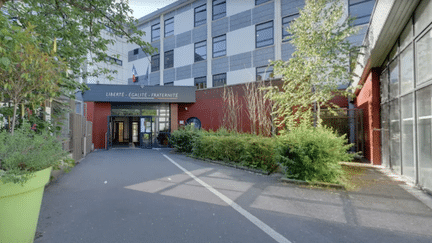 L'entrée du lycée Gaston-Berger, à Lille (Nord), où est mort un lycéen de 19 ans, pendant une épreuve du bac, le 21 mars 2023. (GOOGLE STREET VIEW)