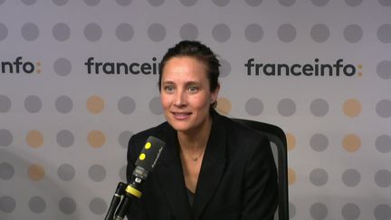 L'actrice Julie de Bona, invité d'Info médias, mercredi 5 avril 2023. (franceinfo)