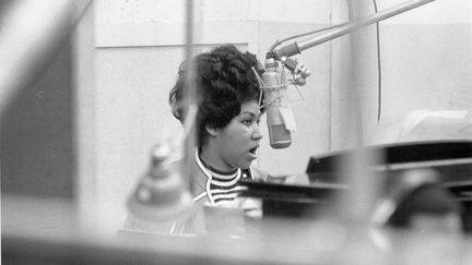 Aretha Franklin dans un studio d'enregistrement d'Atlantic Records à New York, le 9 janvier 1969. (GETTY IMAGES)