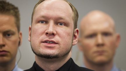 Anders Behring Breivik au cinqui&egrave;me jour de son proc&egrave;s &agrave; Oslo (Norv&egrave;ge), le 20 avril 2011. (HEIKO JUNGE / POOL)