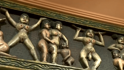 Le Kama Sutra en bas relief une des pièces maîtresses du musée de l'érotisme
 (France 3 / Culturebox)