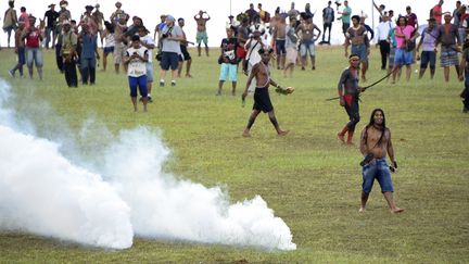 Des indiens lors de heurts avec la police lors du même rassemblement en avril 2017.&nbsp; (EVARISTO SA / EVARISTO SA)