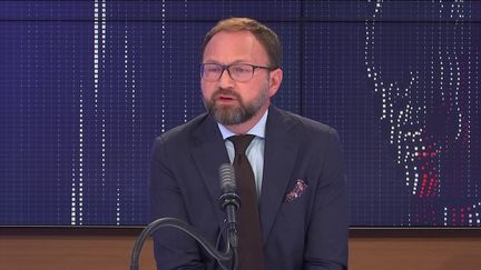 Patrick Mignola, président du groupe MoDem à l'Assemblée nationale, invité de franceinfo le 17 août 2021.
 (FRANCEINFO / RADIO FRANCE)