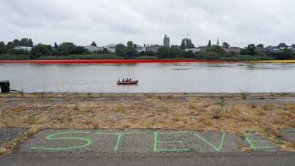 La loire devant un tag "Steve", le 18 juillet.&nbsp; (OLIVIER LANRIVAIN / MAXPPP)