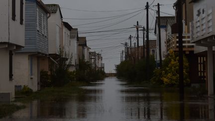 Une rue inondée à Gruissan (Aude), le 23 octobre 2019.&nbsp; (ERIC CABANIS / AFP)