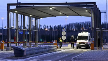 Le poste-frontière de Nuijamaa, à Lappeenranta, à la frontière entre la Finlande et la Russie, le 16 novembre 2023. (VESA MOILANEN / LEHTIKUVA / AFP)