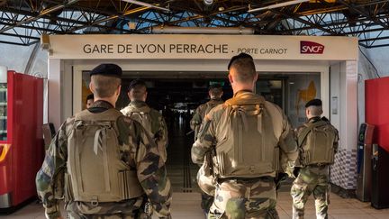 Soldats de l'opération Sentinelle, à Lyon, le 27 février 2019 (NICOLAS LIPONNE / NURPHOTO)