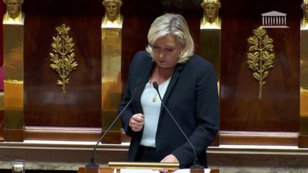 Politique : malgré le soutien des députés Rassemblement national, la motion de censure de la Nupes a été rejetée (France 2)