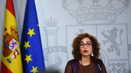 La ministre de la Fonction publique espagnole,&nbsp;Maria Jesus Montero, alors ministre du Budget et porte-parole du gouvernement, le 4 février 2020 à Madrid (Espagne). (GABRIEL BOUYS / AFP)