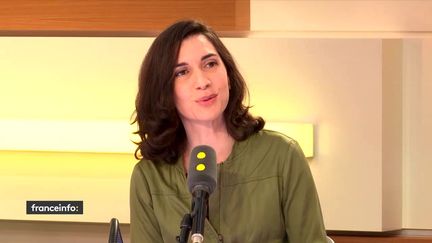 La journaliste Laureen Ortiz sur le plateau de franceinfo, le 27 mars 2018. (FRANCEINFO / RADIOFRANCE)