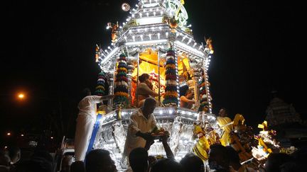 Elle comm&eacute;more le dieu Murugan, le plus jeune fils de Shiva. (LAI SENG SIN / AP / SIPA)