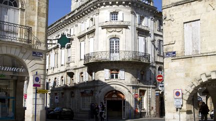 Une façade de maison bourgeoise à Libourne, en Gironde. (PHILIPPE ROY / AFP)