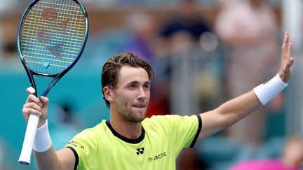 Casper Ruud célèbre sa victoire en demi-finale du Masters 1000 de Miami, le 1er avril 2022. (MATTHEW STOCKMAN / GETTY IMAGES NORTH AMERICA)