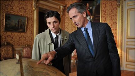 Raphaël Personnaz et Thierry Lhermitte dans "Quai d'Orsay" de Bertrand Tavernier
 (Etienne George / Pathé)