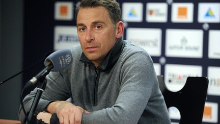 Le président du TFC, Olivier Sadran, en conférence de presse. (REMY GABALDA / AFP)