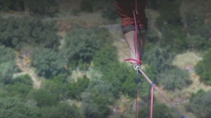 Gard : les funambules de l'extrême pratiquent la "highline"