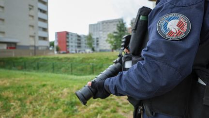 Patrouille de CRS dans le quartier de Fontbarlette, mai 2023 (FABRICE HEBRARD / MAXPPP)