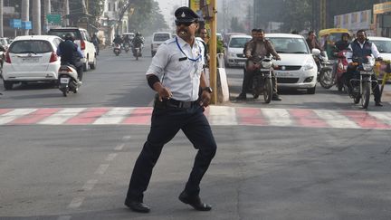 Policier danseur indien