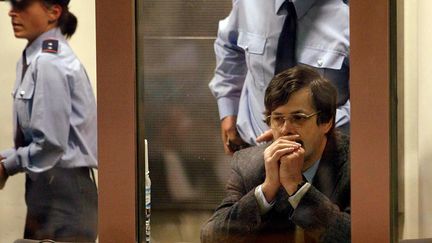 Marc Dutroux lors de l'&eacute;nonc&eacute; de son verdict, au tribunal d'Arlon (Belgique), le 17 juin 2004. (STF / AFP)