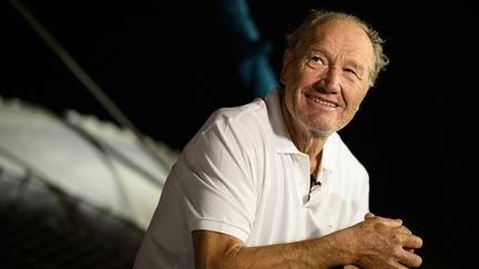 Le skipper Françis Joyon à Pointe-à-Pitre après l'arrivée de la Route du Rhum le 18 novembre 2022. (LOIC VENANCE / AFP)