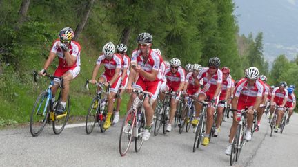 &nbsp; (Le groupe de l'ESF dans la montée vers Risoul © RF/Jean-Marie Porcher)