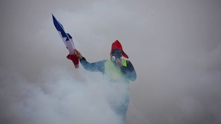 Un "gilet jaune" à Paris, le 1er décembre 2018.&nbsp; (AFP)