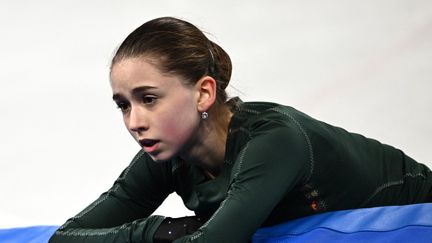 La patineuse russe Kamila Valieva à l'entraînement, le 13 février 2022. (ANNE-CHRISTINE POUJOULAT / AFP)