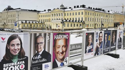 Finland, the first European country to vote in 2024: posters of the candidates in the first round of the presidential election, in Helsinki on January 10, 2024 (MARKKU ULANDER / LEHTIKUVA)