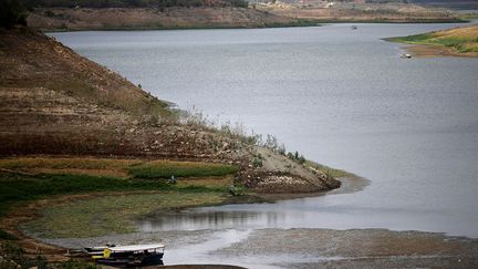 d’un manque de planification face aux crises hydriques à répétition. Selon lui, cela est d’autant plus choquant dans un pays qui se vante de posséder les plus grandes réserves d'eau douce de la planète. Mais Helder Barbalho, ministre de l'Intégration nationale, en charge du projet dans le gouvernement du président Michel Temer, se dit confiant. Selon lui, le calendrier sera respecté. Le calcul est très politique. La région est politiquement à gauche et acquise depuis longtemps à Lula (natif du Nordeste) et à son Parti des travailleurs. Pour le chef de l’Etat, achever le projet en temps et en heure permettrait de renforcer sa popularité et celle de son gouvernement.  (Ueslei Marcelino / Reuters)