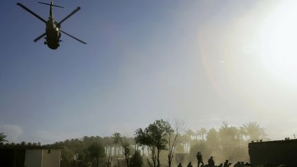 Un h&eacute;licopt&egrave;re Black Hawk en Irak, le 18 mai 2008. (MAURICIO LIMA / AFP)