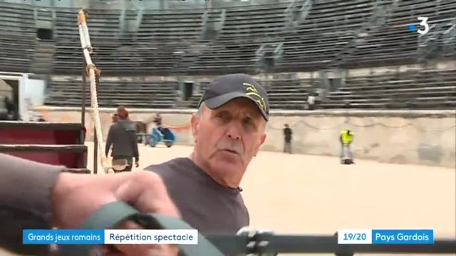 Les chars se préparent dans les arènes de Nîmes