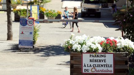 Entr&eacute;e du camping de&nbsp;Saint-Didier-sous-Aubenas (Ard&egrave;che), o&ugrave; une petite fille de 11 ans a &eacute;t&eacute; victime d'une agression sexuelle, dans la nuit du 7 au 8 ao&ucirc;t 2012. (PHILIPPE DESMAZES / AFP)