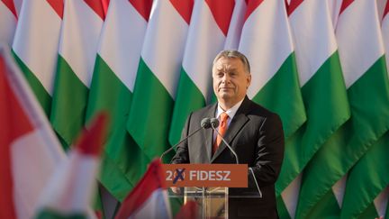 Le Premier ministre hongrois Viktor Orban,&nbsp;lors d'un rassemblement&nbsp;du parti&nbsp;Fidesz, le 6 avril 2018. (ATTILA VOLGYI / XINHUA)