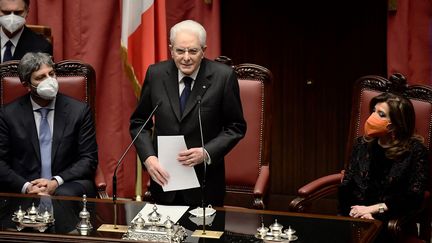 Le président italien réélu, Sergio Mattarella, lors de sa prestation de serment devant les parlementaires italiens, le 3 février 2022 à Rome (Italie). (FILIPPO MONTEFORTE / AFP)