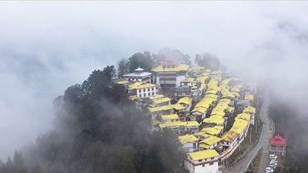 Inde : un monastère bouddhiste sur les pentes de l'Himalaya