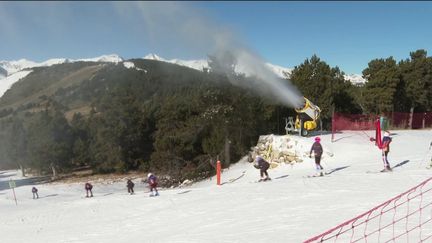 Pyrénées-Orientales : les skieurs sont de retour sur les pistes de Font-Romeu (Franceinfo)