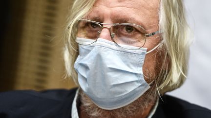 Le professeur Didier Raoult, lors de son audition par la commission du Sénat sur la gestion de l'épidémie de Covid-19, le 15 septembre 2020. (CHRISTOPHE ARCHAMBAULT / AFP)