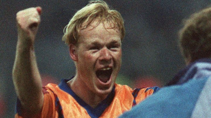 Un des arguments fondateurs des d&eacute;fenseurs du maillot "third" : la tenue orange vif qu'arborait le FC Barcelone en finale de la Ligue des champions 1992. (MARTIN HAYHOW / AFP)