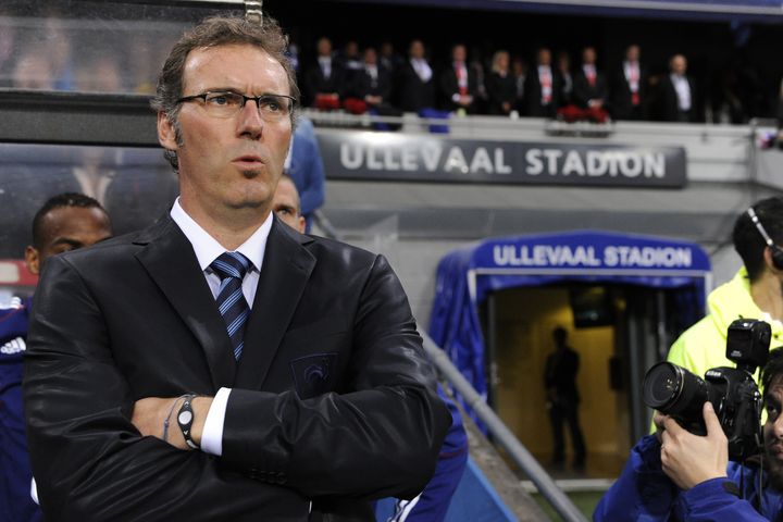 Laurent Blanc pour son premier match &agrave; la t&ecirc;te des Bleus face &agrave; la Norv&egrave;ge (1-2) dans le stade Ullevaal d'Oslo, le 11 ao&ucirc;t 2010. (BERTRAND GUAY / AFP)