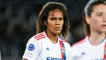 La Lyonnaise Wendie Renard face au Paris-SG en Ligue des champions féminines, le 30 avril 2022, au Parc de princes de Paris. (AFP)