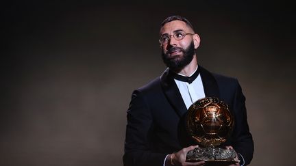 Karim Benzema lors de la cérémonie du Ballon d'or, le 17 octobre 2022.&nbsp; (FRANCK FIFE / AFP)