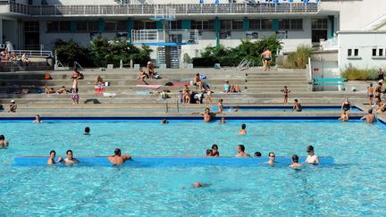 Piscine (photo d'illustration). (JEAN-PIERRE CLATOT / AFP)