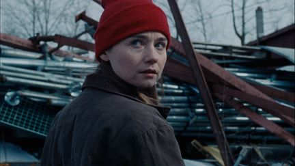 Jessica Barden dans le film "Holler" de Nicole Riegel est une lycéenne qui récupère clandestinement du&nbsp;cuivre et du fer pour le revendre et ainsi payer son entrée à l'université.&nbsp;&nbsp; (DR)