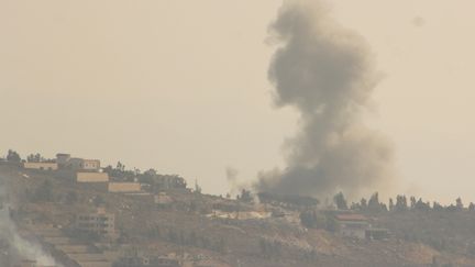 De la fumée après une attaque israélienne à Nabatieh, au Sud-Liban, le 13 octobre 2024. (RAMIZ DALLAH / ANADOLU)