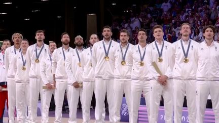 Paris 2024 : les Bleus sacrés doubles champions olympiques de volleyball