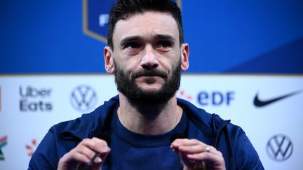 Hugo Lloris en conférence de presse à Clairefontaine, le 14 novembre 2022. (FRANCK FIFE / AFP)