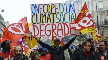 Les manifestants de la CGT le 8 Octobre, 2015, &agrave; Paris, lors d'une manifestation pour une Journ&eacute;e d'action nationale (CITIZENSIDE/SAMUEL BOIVIN / AFP )